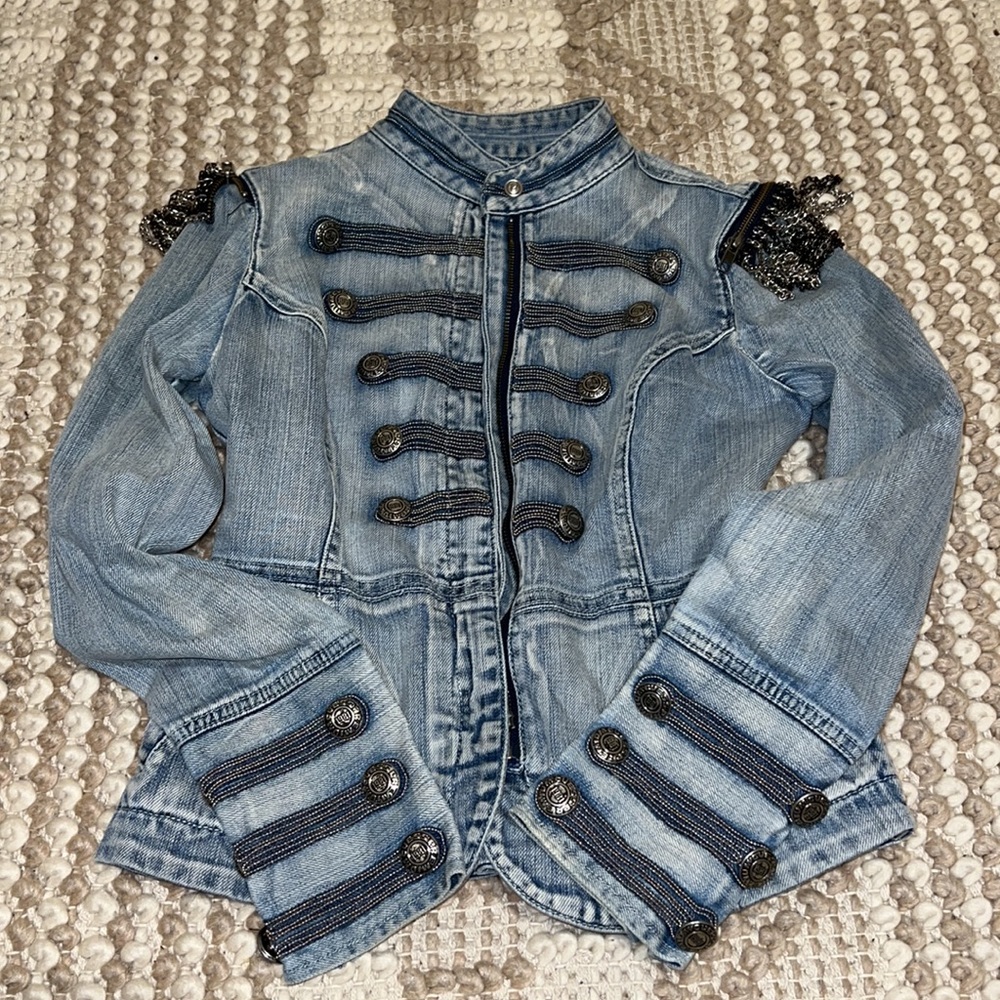 Guess jacket .. chain details …